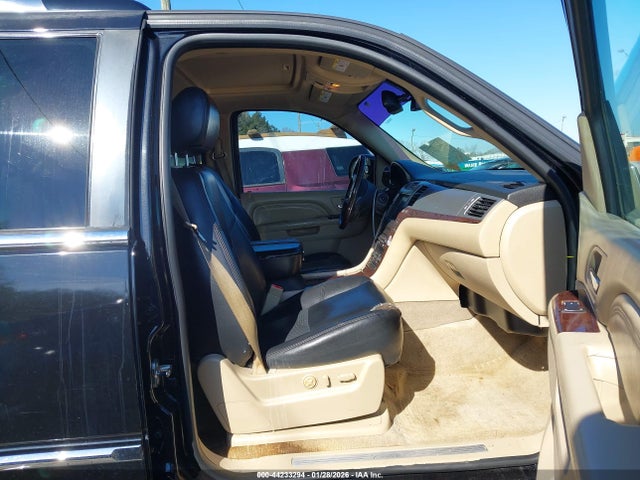 2011 CADILLAC ESCALADE 1GYS3BEF8BR294684 Photo 4
