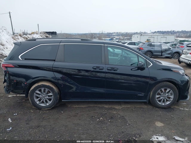 Toyota SIENNA LE 2021 5TDKRKEC5MS063823 Image 13