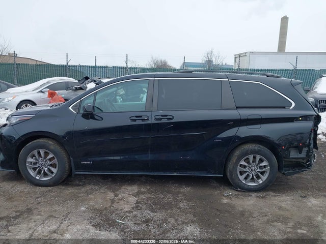 Toyota SIENNA LE 2021 5TDKRKEC5MS063823 Image 14
