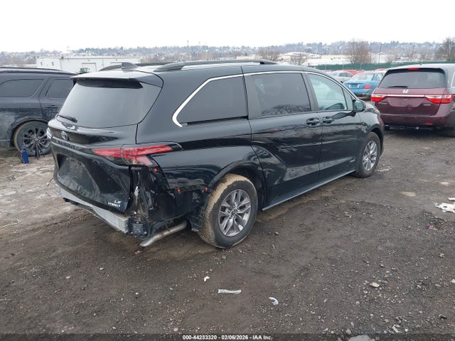 Toyota SIENNA LE 2021 5TDKRKEC5MS063823 Image 4