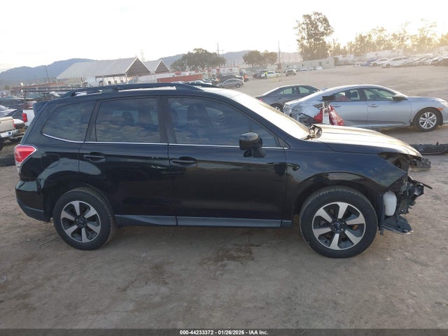Subaru Forester 2.5i Limited 2017 JF2SJAJC7HH811877 Image 14