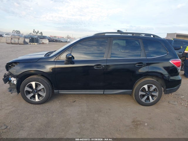 Subaru Forester 2.5i Limited 2017 JF2SJAJC7HH811877 Image 15