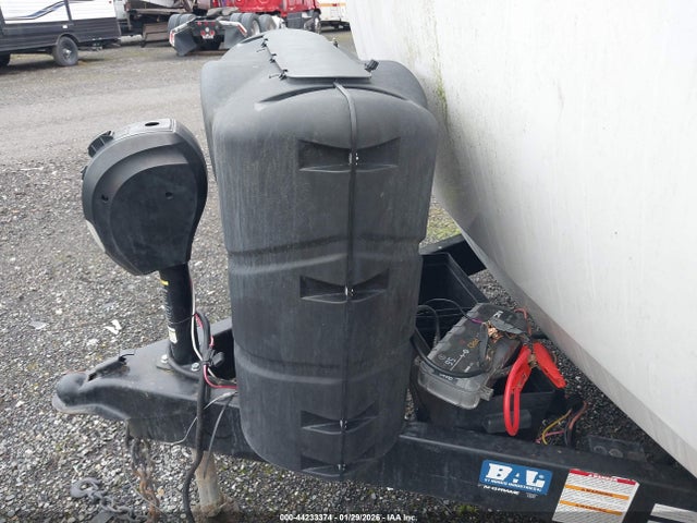 4EZT13227P8090557 Venture Sporttrek