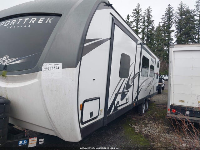 4EZT13227P8090557 Venture Sporttrek