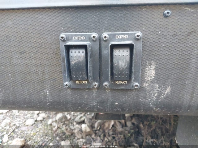 4EZT13227P8090557 Venture Sporttrek