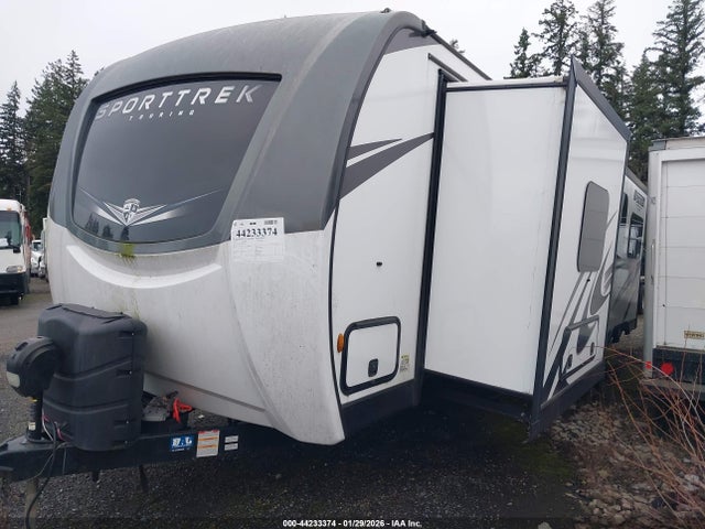 4EZT13227P8090557 Venture Sporttrek