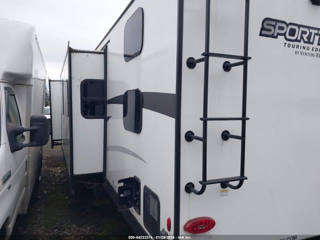 4EZT13227P8090557 Venture Sporttrek