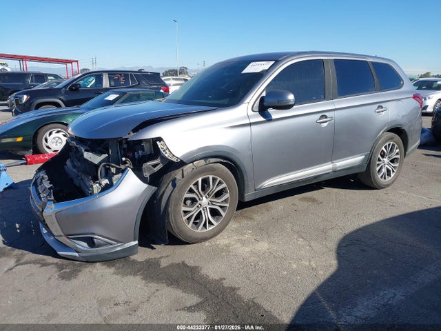 Mitsubishi Outlander Se 2018 JA4AZ3A36JZ041101 Image 2