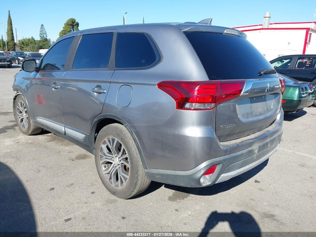 Mitsubishi Outlander Se 2018 JA4AZ3A36JZ041101 Image 3