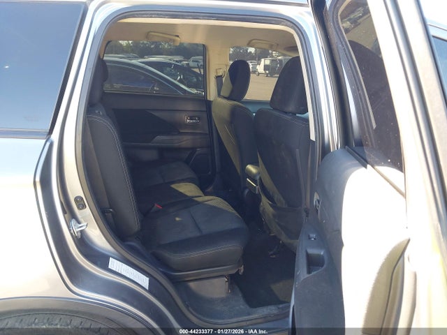 Mitsubishi Outlander Se 2018 JA4AZ3A36JZ041101 Image 8