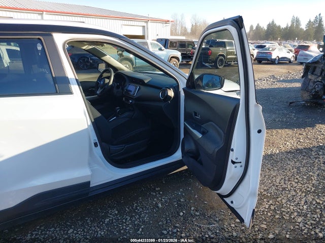 3N1CP5CU2KL565525 Nissan KICKS SV