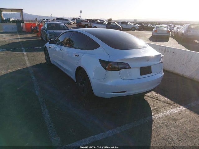Tesla Model 3 Rear-wheel Drive 2022 5YJ3E1EA8NF244624 Image 3