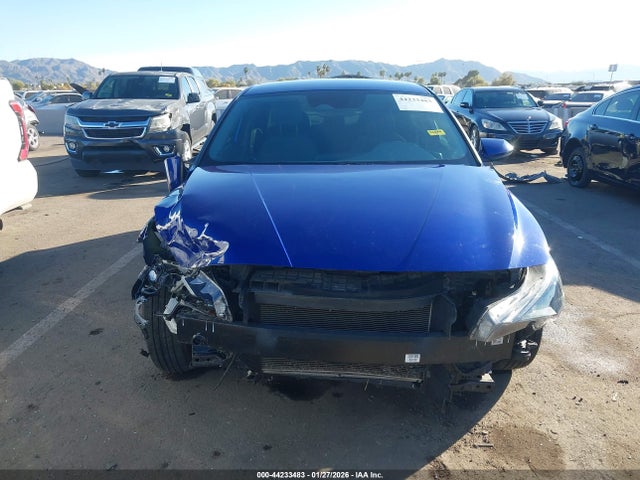 KMHLL4AG6PU542449 Hyundai ELANTRA SE