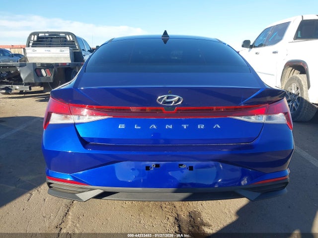 KMHLL4AG6PU542449 Hyundai ELANTRA SE
