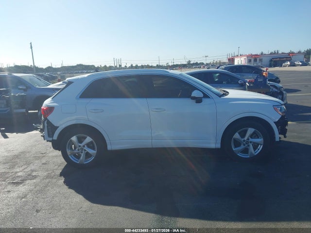 44233493 :رقم المزاد ، WA1AUCF35M1061611 vin ، 2021 Audi Q3 Premium 40 Tfsi Quattro Tiptronic مزاد بيع