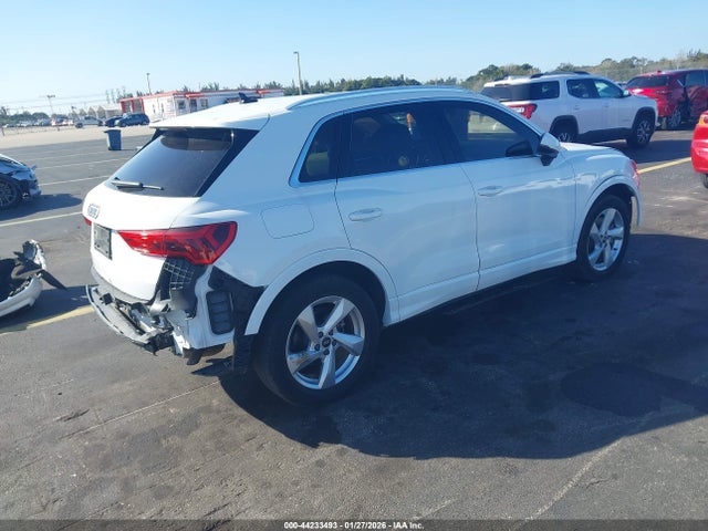 44233493 :رقم المزاد ، WA1AUCF35M1061611 vin ، 2021 Audi Q3 Premium 40 Tfsi Quattro Tiptronic مزاد بيع