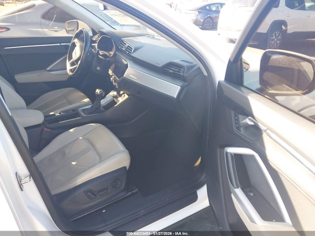 44233493 :رقم المزاد ، WA1AUCF35M1061611 vin ، 2021 Audi Q3 Premium 40 Tfsi Quattro Tiptronic مزاد بيع