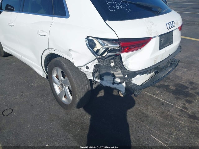 44233493 :رقم المزاد ، WA1AUCF35M1061611 vin ، 2021 Audi Q3 Premium 40 Tfsi Quattro Tiptronic مزاد بيع
