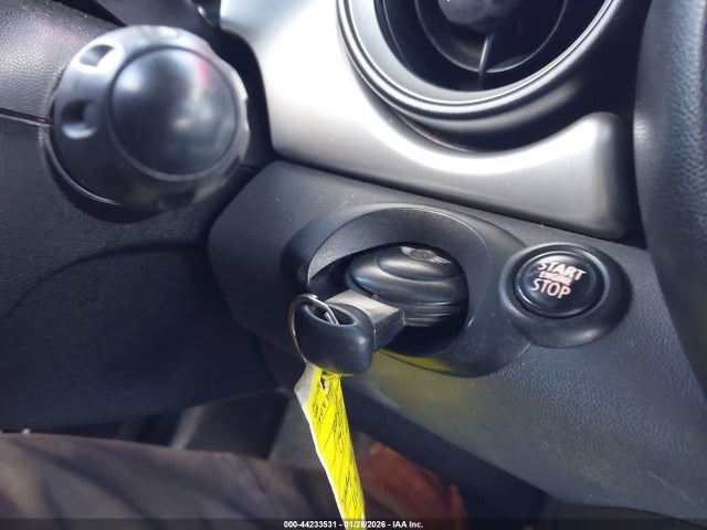 2011 MINI COOPER WMWSU3C56BT099279 Photo 10