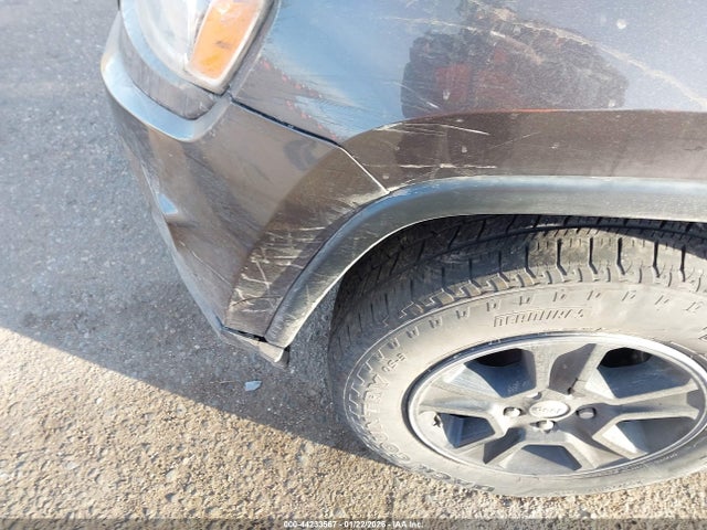1C4RJFAG5GC427119 Jeep Grand Cherokee Laredo