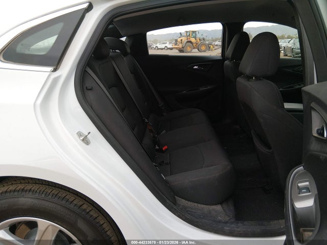 1G1ZC5ST2SF139817 Chevrolet Malibu Fwd 1fl