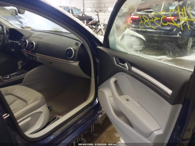 2016 AUDI A3 WAUA7HFF1G1095129 Photo 4