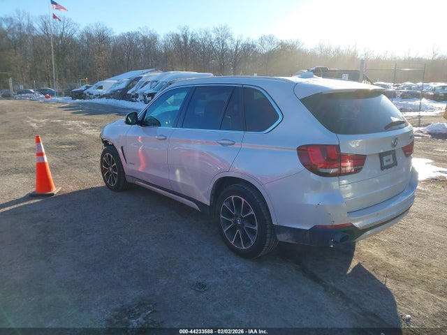 2017 BMW X5 5UXKR0C33H0V73893 Photo 2