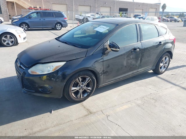 Ford FOCUS SE 2014 1FADP3K25EL249130 Image 2