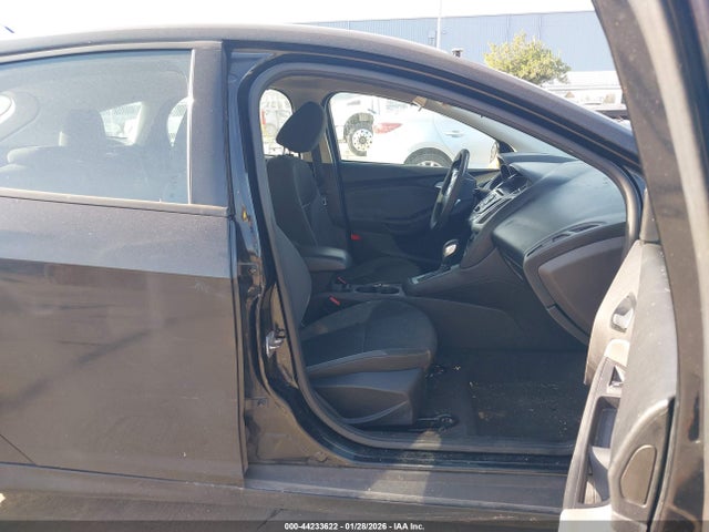 Ford FOCUS SE 2014 1FADP3K25EL249130 Image 5