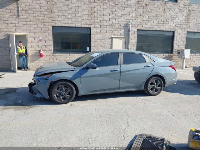 KMHLS4AG5MU064264 Hyundai ELANTRA SEL