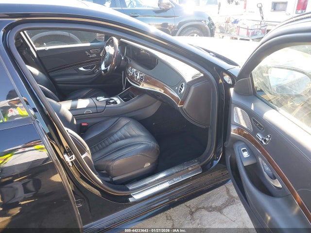 WDDUG8DB6KA482922 Mercedes-Benz S 560
