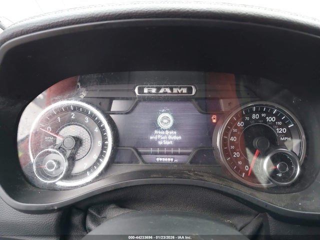 44233696 :رقم المزاد ، 1C6SRFJT6KN697987 vin ، 2019 Ram 1500 Laramie  4x4 5'7 Box مزاد بيع