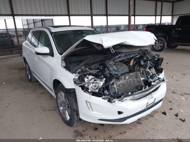 2017 VOLVO XC60 YV440MDU8H2005661