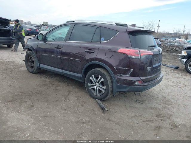 Toyota RAV4 LE 2018 2T3BFREV0JW849932 Image 3