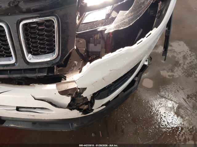 Jeep Compass Latitude 4x4 2018 3C4NJDBB3JT493038 Image 17