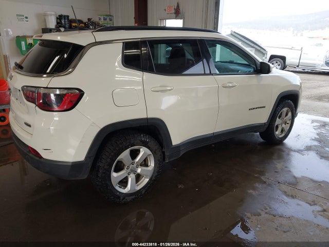 Jeep Compass Latitude 4x4 2018 3C4NJDBB3JT493038 Image 4