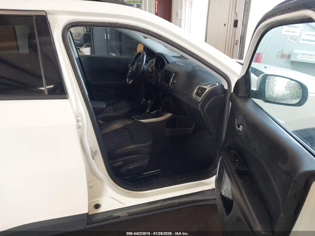 Jeep Compass Latitude 4x4 2018 3C4NJDBB3JT493038 Image 5