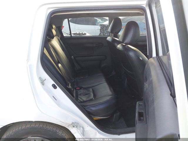 Scion XB 2014 JTLZE4FEXEJ054947 Image 8