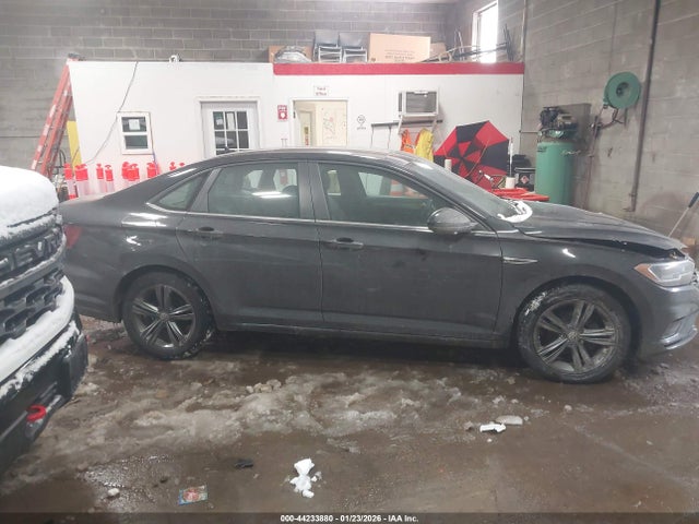 2020 Volkswagen Jetta 1.4t R-line/1.4t S/1.4t Se მანქანა იყიდება აუქციონზე, vin: 3VWCB7BU7LM046455, აუქციონის ნომერი: 44233880