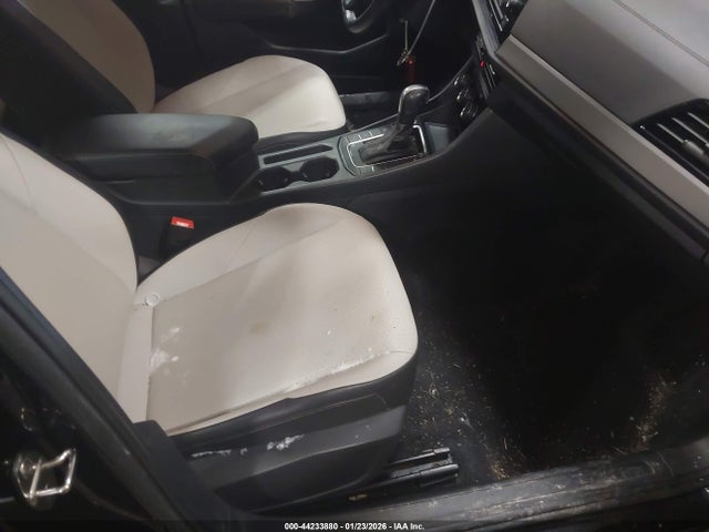 2020 Volkswagen Jetta 1.4t R-line/1.4t S/1.4t Se მანქანა იყიდება აუქციონზე, vin: 3VWCB7BU7LM046455, აუქციონის ნომერი: 44233880