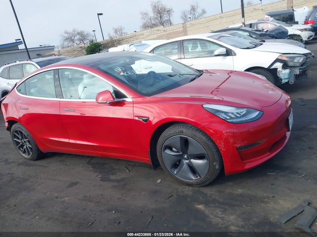 2020 Tesla Model 3 Standard Range Plus Rear-wheel Drive/standard Range Rear-wheel Drive მანქანა იყიდება აუქციონზე, vin: 5YJ3E1EA1LF615037, აუქციონის ნომერი: 44233885