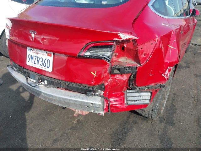 2020 Tesla Model 3 Standard Range Plus Rear-wheel Drive/standard Range Rear-wheel Drive მანქანა იყიდება აუქციონზე, vin: 5YJ3E1EA1LF615037, აუქციონის ნომერი: 44233885