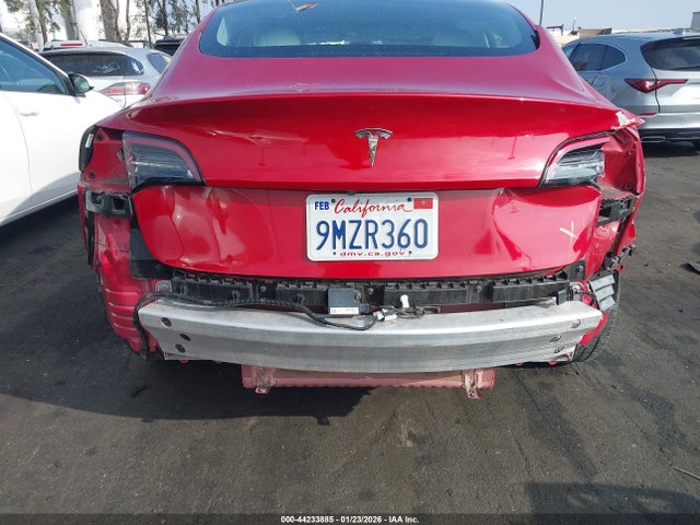 2020 Tesla Model 3 Standard Range Plus Rear-wheel Drive/standard Range Rear-wheel Drive მანქანა იყიდება აუქციონზე, vin: 5YJ3E1EA1LF615037, აუქციონის ნომერი: 44233885