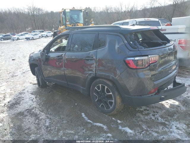 2019 JEEP COMPASS 3C4NJDDB2KT775881 Photo 2