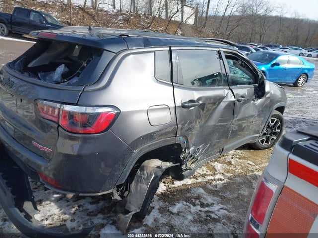 2019 JEEP COMPASS 3C4NJDDB2KT775881 Photo 3