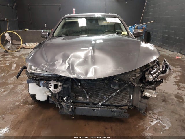 44233897 :رقم المزاد ، 19UUB1F51JA000767 vin ، 2018 Acura Tlx Tech Pkg مزاد بيع