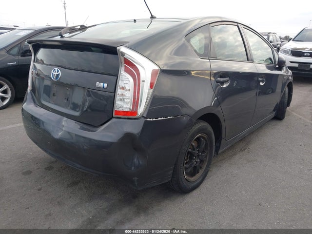JTDKN3DU1E0379090 Toyota Prius Two