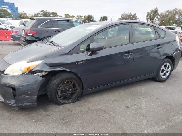 JTDKN3DU1E0379090 Toyota Prius Two