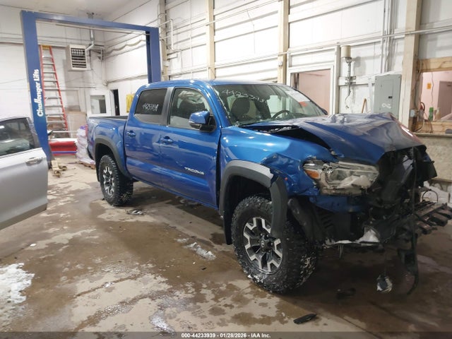 2017 Toyota Tacoma Trd Off Road მანქანა იყიდება აუქციონზე, vin: 3TMCZ5AN6HM115706, აუქციონის ნომერი: 44233939