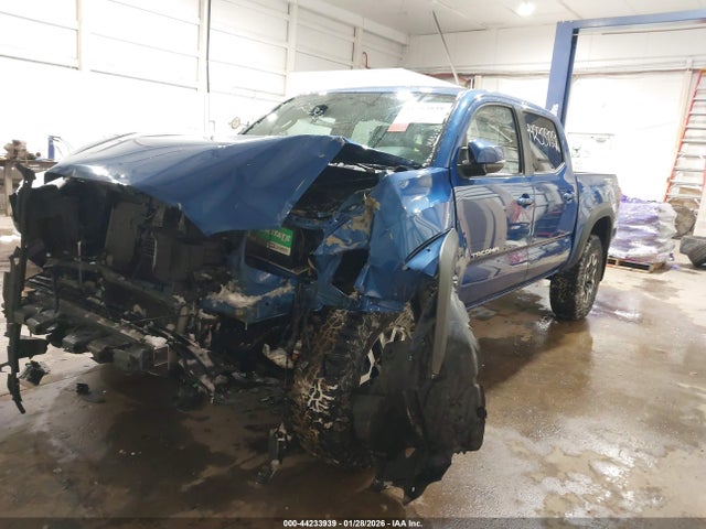 2017 Toyota Tacoma Trd Off Road მანქანა იყიდება აუქციონზე, vin: 3TMCZ5AN6HM115706, აუქციონის ნომერი: 44233939